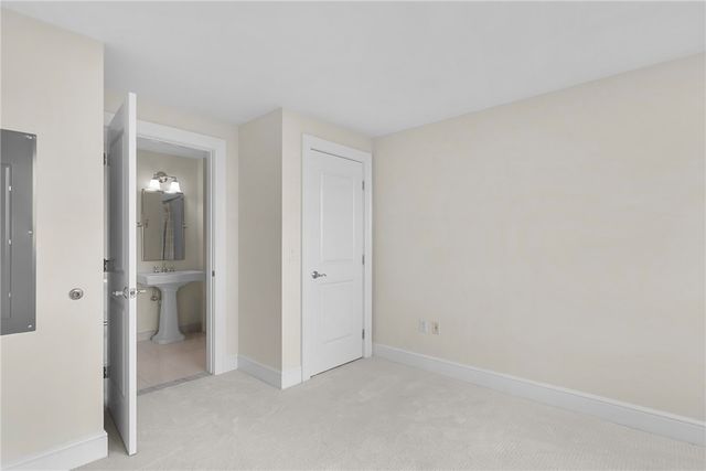 1 Tower Drive 1201, Portsmouth, RI 02871