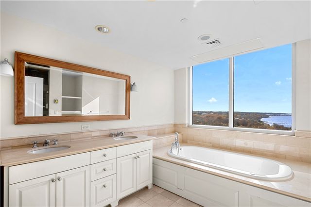 1 Tower Drive 1201, Portsmouth, RI 02871