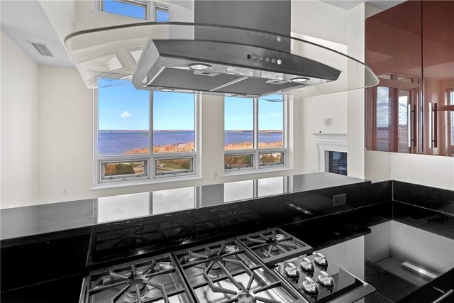 1 Tower Drive 1201, Portsmouth, RI 02871