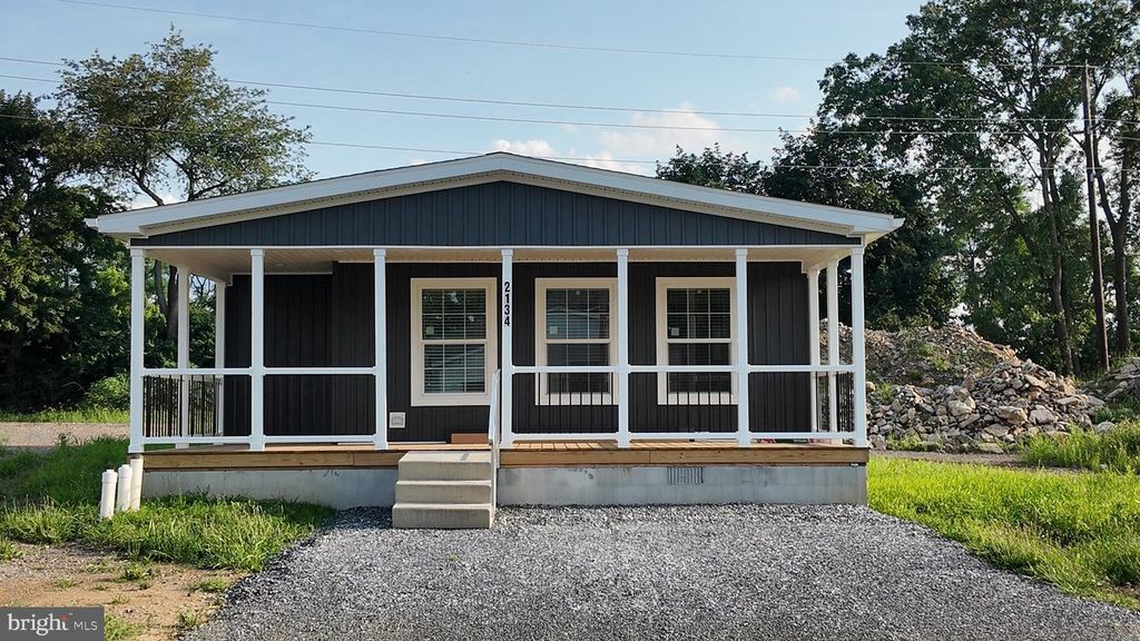 2134 SCULL ST, Lebanon, PA 17046