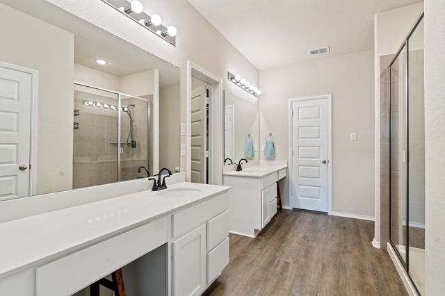 428 Green Hill Drive, Waxahachie, TX 75167