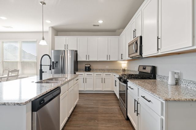 428 Green Hill Drive, Waxahachie, TX 75167