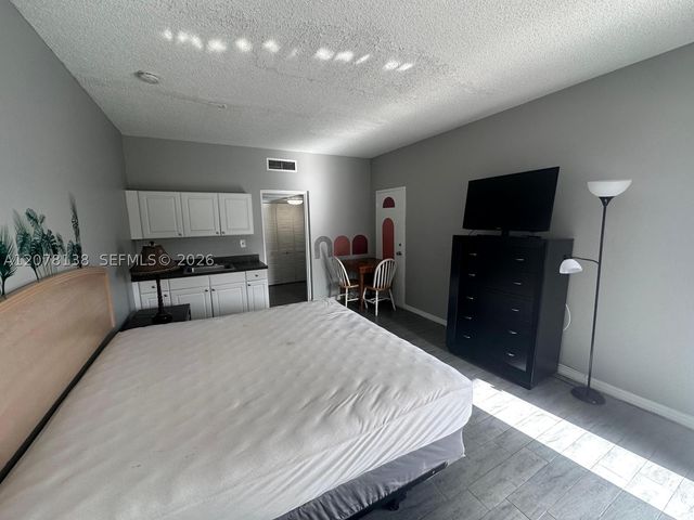 26 Diplomat Pkwy 2342, Hallandale Beach, FL 33009