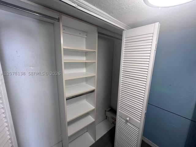26 Diplomat Pkwy 2342, Hallandale Beach, FL 33009