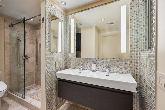 15 Greenway Plaza 6A, Houston, TX 77046