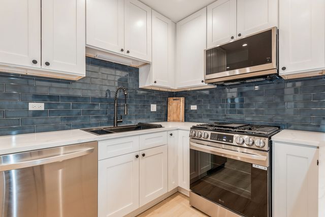 1535 W Estes Avenue G, Chicago, IL 60626