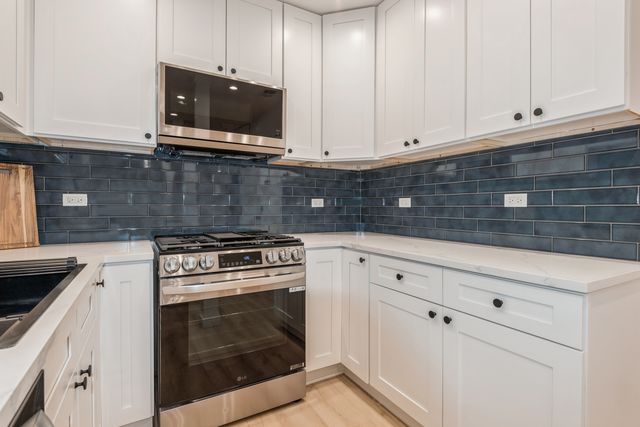 1535 W Estes Avenue G, Chicago, IL 60626