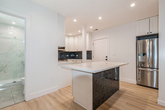 1535 W Estes Avenue G, Chicago, IL 60626