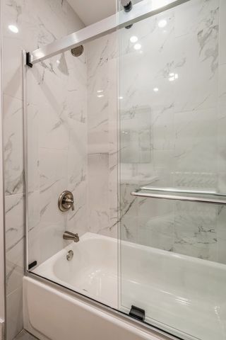 1535 W Estes Avenue G, Chicago, IL 60626
