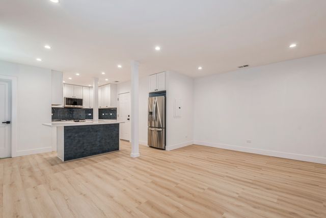 1535 W Estes Avenue G, Chicago, IL 60626