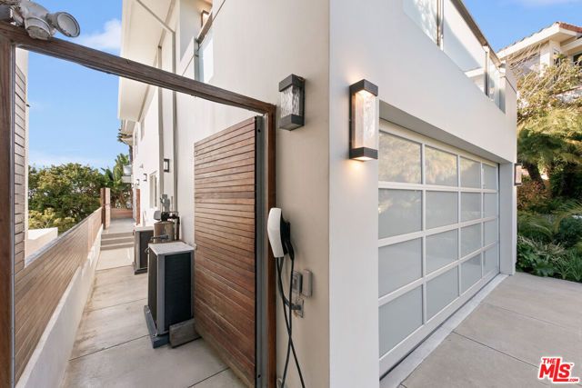 31558 Victoria Point Road, Malibu, CA 90265