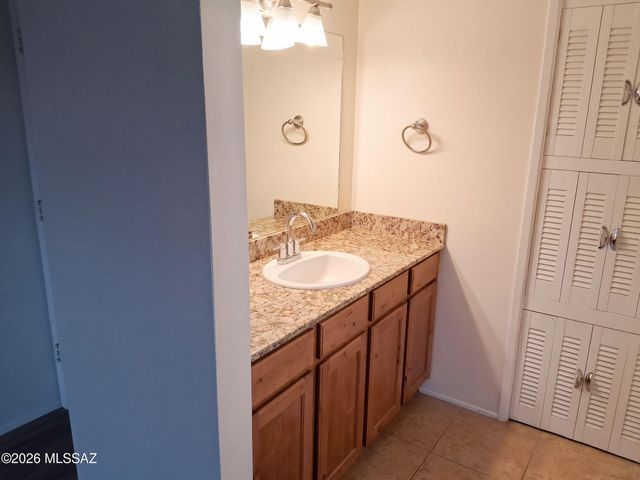 8941 E Rosewood Street, Tucson, AZ 85710