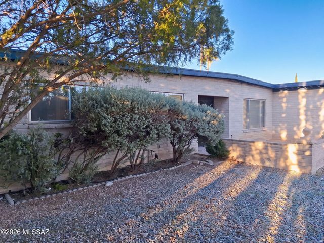 8941 E Rosewood Street, Tucson, AZ 85710