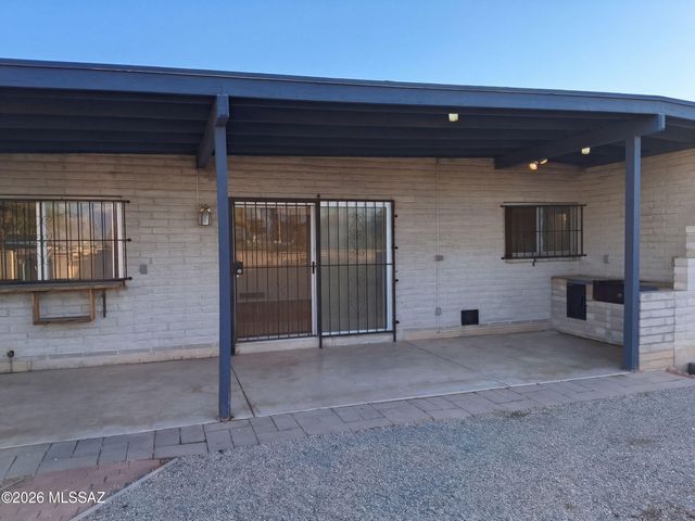 8941 E Rosewood Street, Tucson, AZ 85710