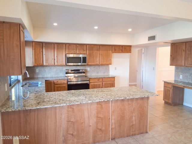 8941 E Rosewood Street, Tucson, AZ 85710