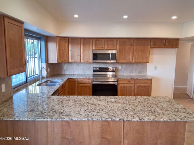 8941 E Rosewood Street, Tucson, AZ 85710