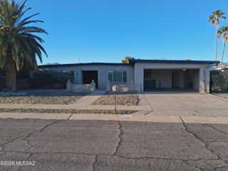 8941 E Rosewood Street, Tucson, AZ 85710
