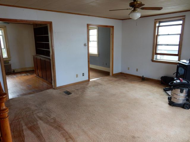 594 E Main Street, Newport City, VT 05855