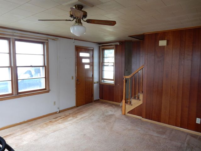 594 E Main Street, Newport City, VT 05855