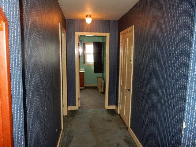 594 E Main Street, Newport City, VT 05855