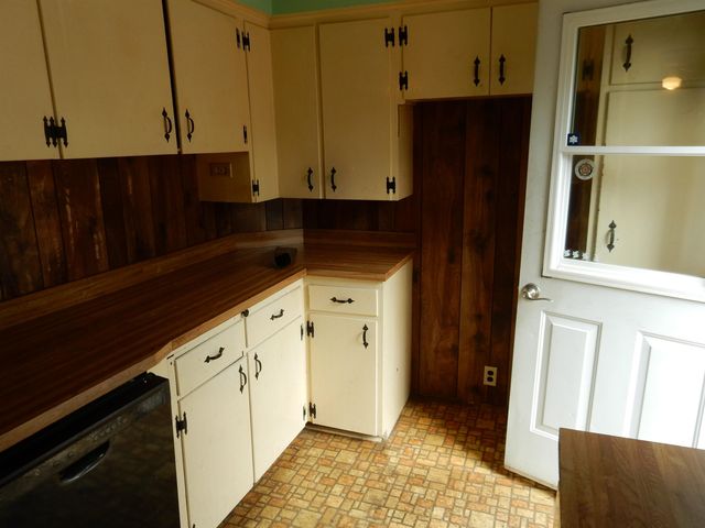 594 E Main Street, Newport City, VT 05855