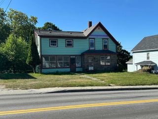 594 E Main Street, Newport City, VT 05855