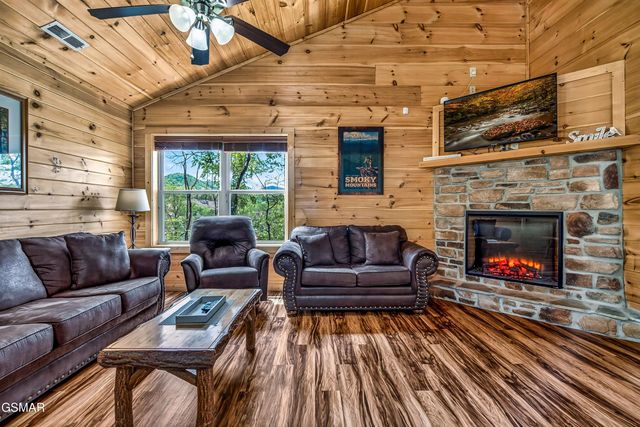 3922 Valley View Drive, Pigeon Forge, TN 37863
