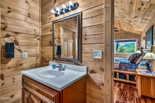 3922 Valley View Drive, Pigeon Forge, TN 37863