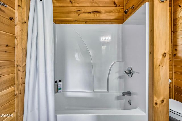 3922 Valley View Drive, Pigeon Forge, TN 37863