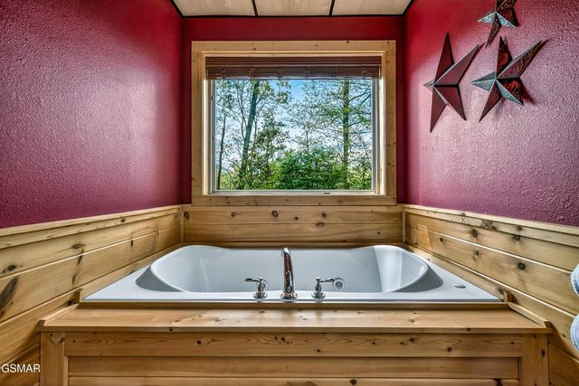 3922 Valley View Drive, Pigeon Forge, TN 37863