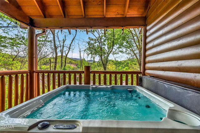3922 Valley View Drive, Pigeon Forge, TN 37863