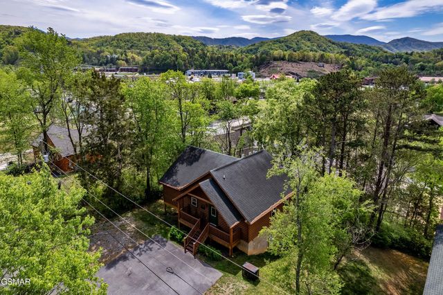 3922 Valley View Drive, Pigeon Forge, TN 37863