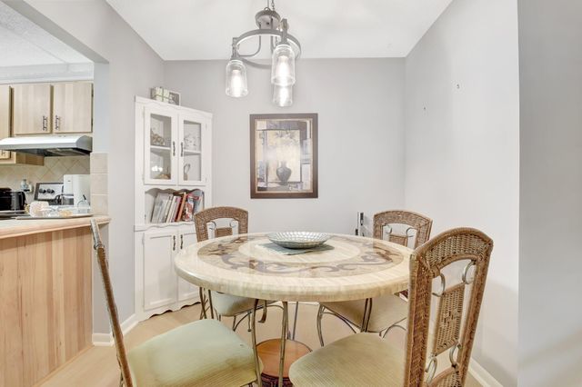 323 Pine Ridge Circle A-1, Greenacres, FL 33463