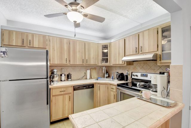 323 Pine Ridge Circle A-1, Greenacres, FL 33463