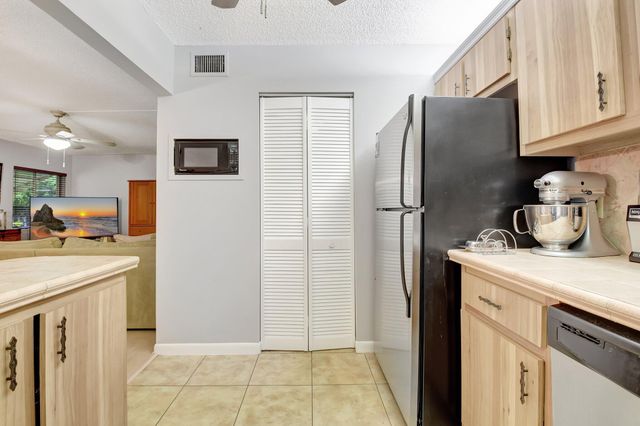 323 Pine Ridge Circle A-1, Greenacres, FL 33463