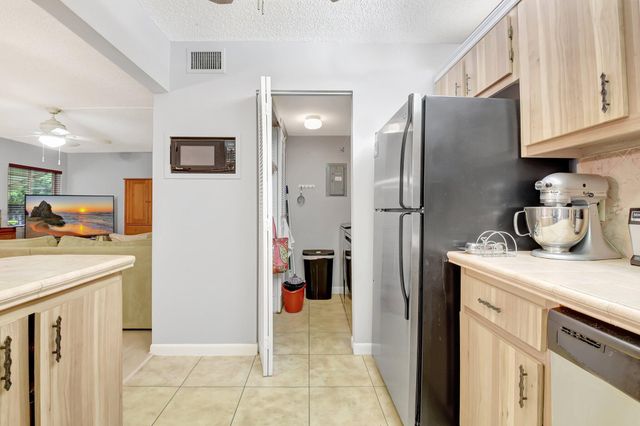 323 Pine Ridge Circle A-1, Greenacres, FL 33463