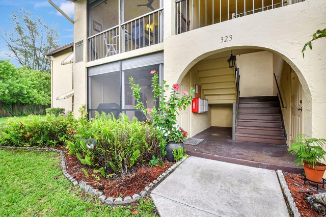 323 Pine Ridge Circle A-1, Greenacres, FL 33463