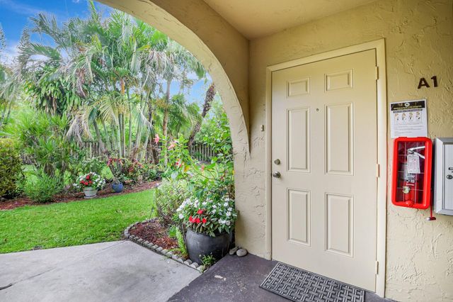 323 Pine Ridge Circle A-1, Greenacres, FL 33463