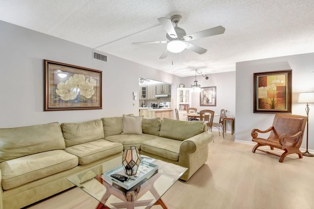 323 Pine Ridge Circle A-1, Greenacres, FL 33463