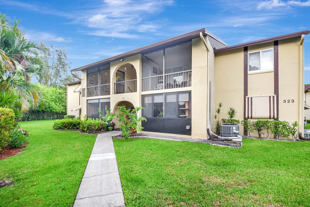 323 Pine Ridge Circle A-1, Greenacres, FL 33463