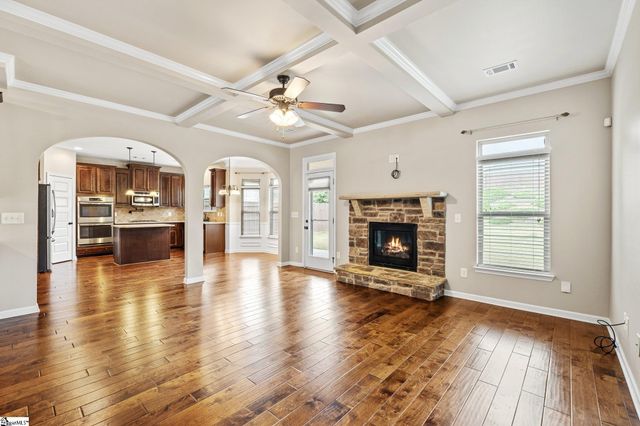 135 Adams Creek Place, Simpsonville, SC 29681