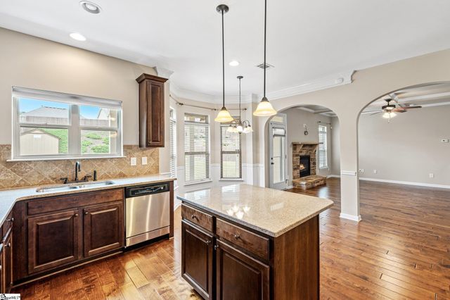 135 Adams Creek Place, Simpsonville, SC 29681