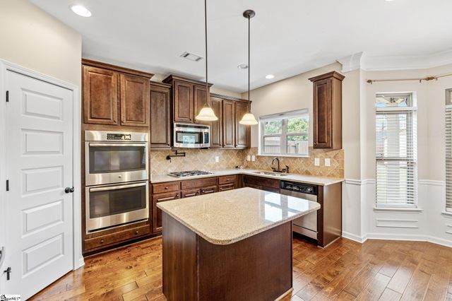 135 Adams Creek Place, Simpsonville, SC 29681