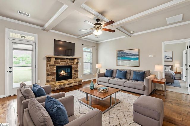 135 Adams Creek Place, Simpsonville, SC 29681