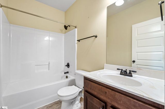 135 Adams Creek Place, Simpsonville, SC 29681