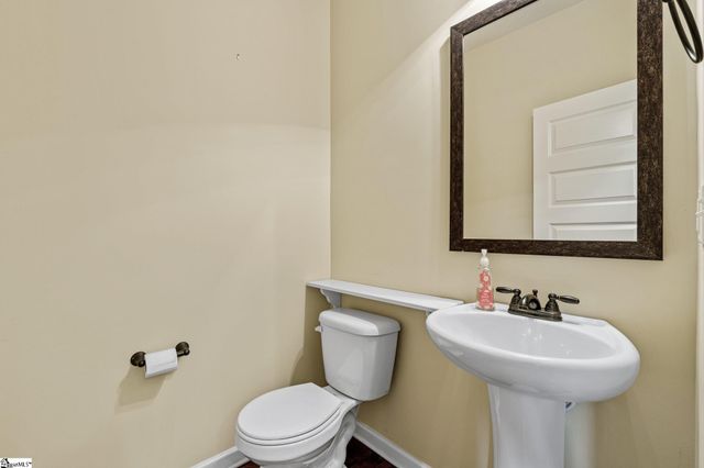 135 Adams Creek Place, Simpsonville, SC 29681