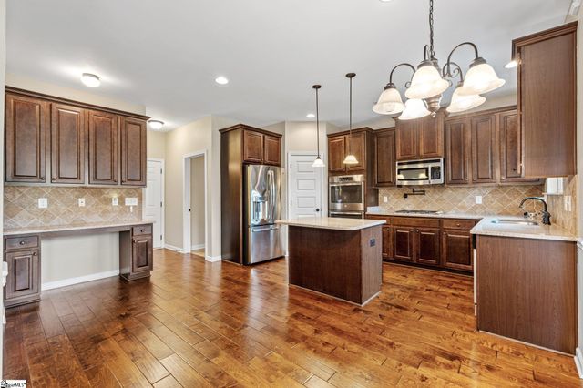 135 Adams Creek Place, Simpsonville, SC 29681