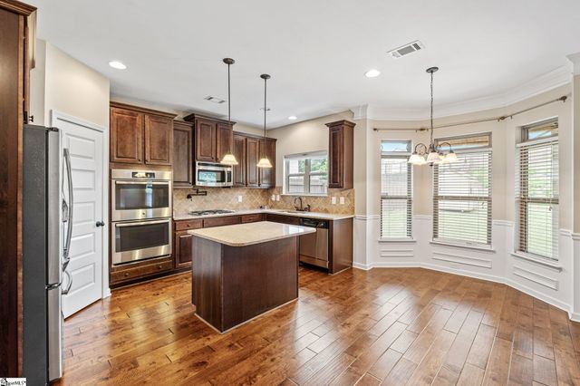 135 Adams Creek Place, Simpsonville, SC 29681