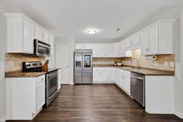 1009 Hendricks Ct, Clarksville, TN 37040