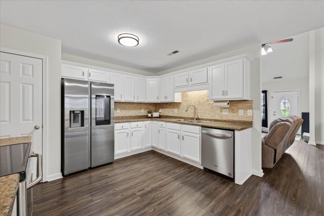 1009 Hendricks Ct, Clarksville, TN 37040